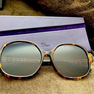 Christian Dior Womens sunglasses brown Tortoise gold lattice